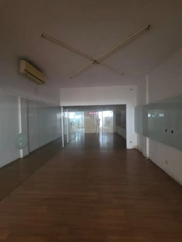 Disewakan Ruko 4 Lantai di Klampis Jaya