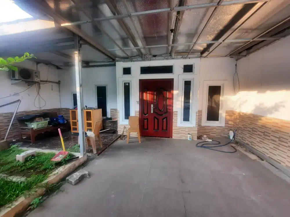 Rumah strategis buat usaha di jalan rusa raya jababeka