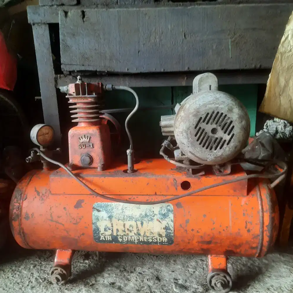 Air Compressor bekas merk Crown.