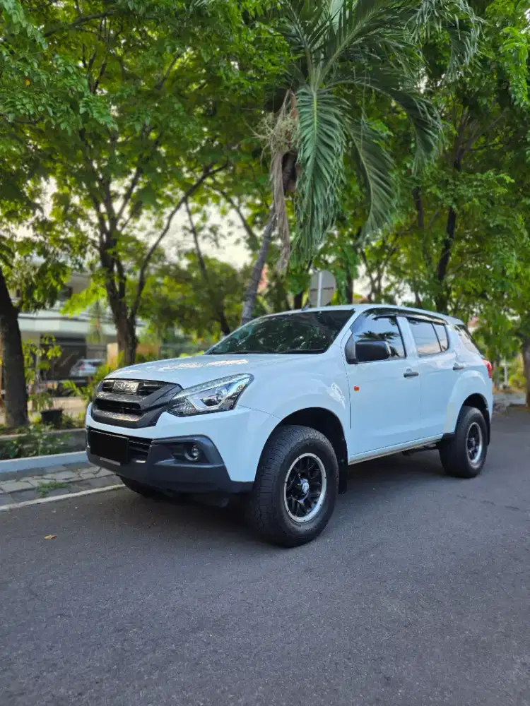 Isuzu MUX 4x4 38.000 KM Kondisi Istimewa