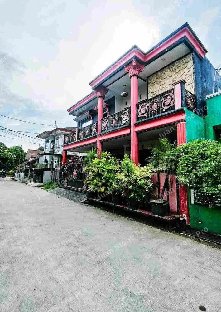 RUMAH ANTIK,DESIGN MODERN CLASSIC DENGAN WARNA UNIK GALAXY BEKASI