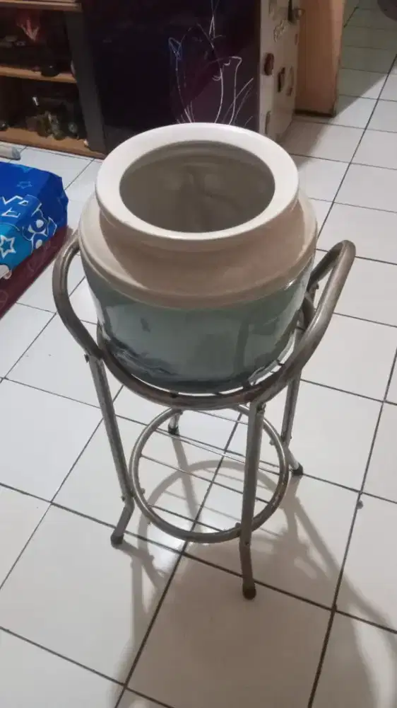 Dispenser guci keramik
