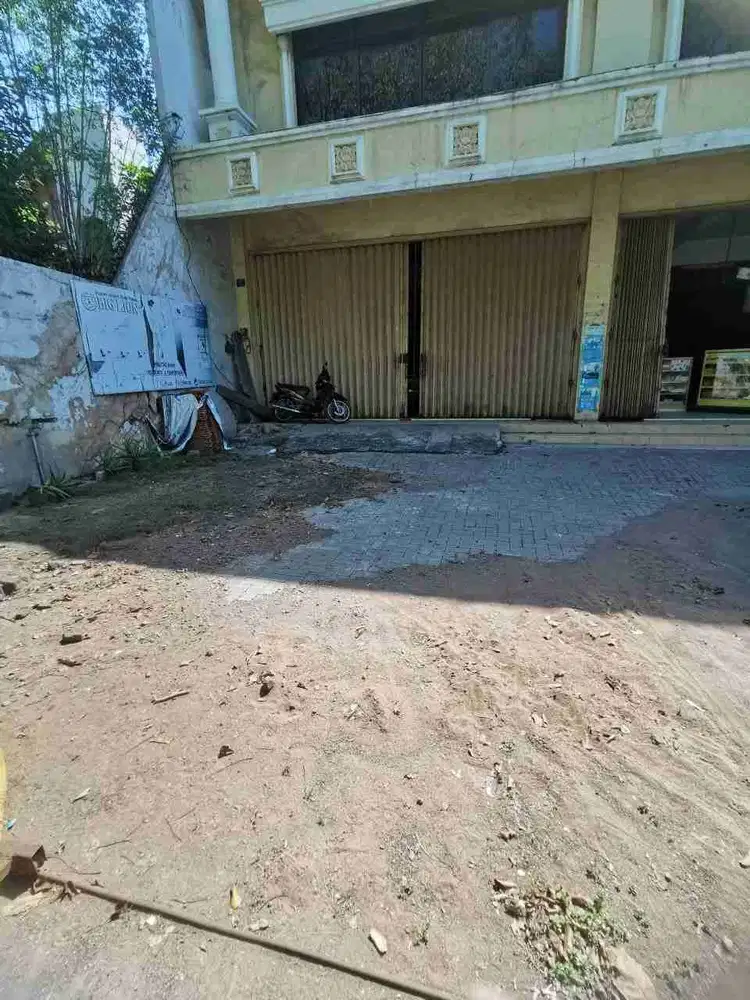 Ruko disewa dekat Ubaya, Ruko Ry Tenggilis Hdp jln Ry cck utk Resto, klinik, Ktr, Usaha parkir 10 mtr LT 7,5x35 LB 7,5x22 , 2 lantai Milik Parkir luas  dpn ruko 10 meter Pam Pln 2200 watt