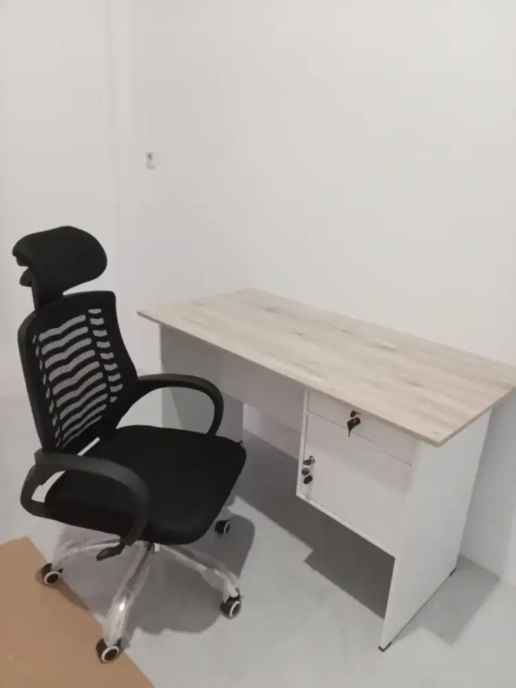 Meja + kursi direksi