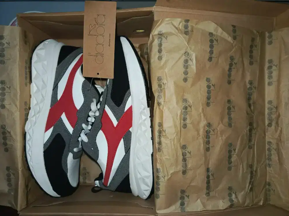 SEPATU DIADORA DIACA250102W