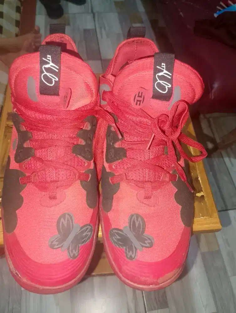 Sepatu basket Adidas Harden vol 5