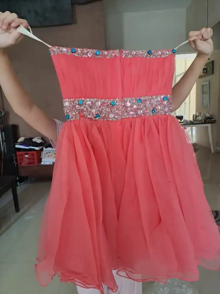 dress pesta kondisi bagus