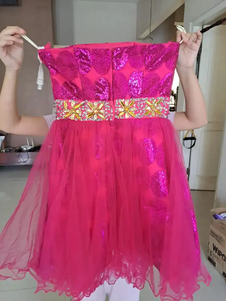 baju pesta borci fusia