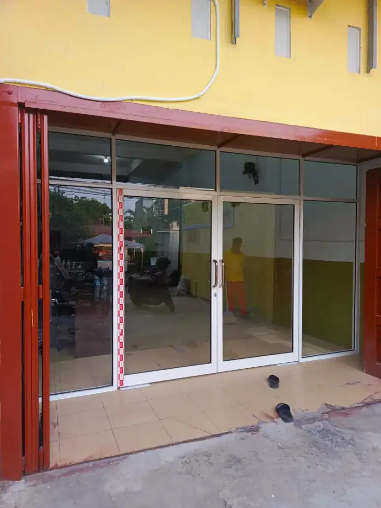 Pintu kaca swing sleding aluminium