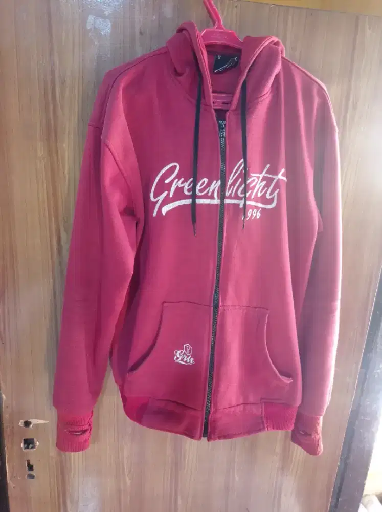 Hoodie Merah Merona