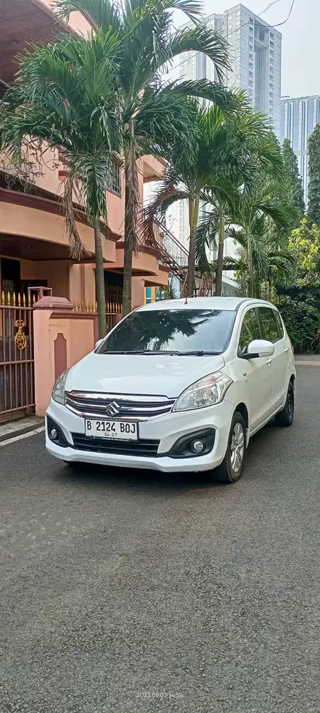 Suzuki Ertiga GL AT Putih