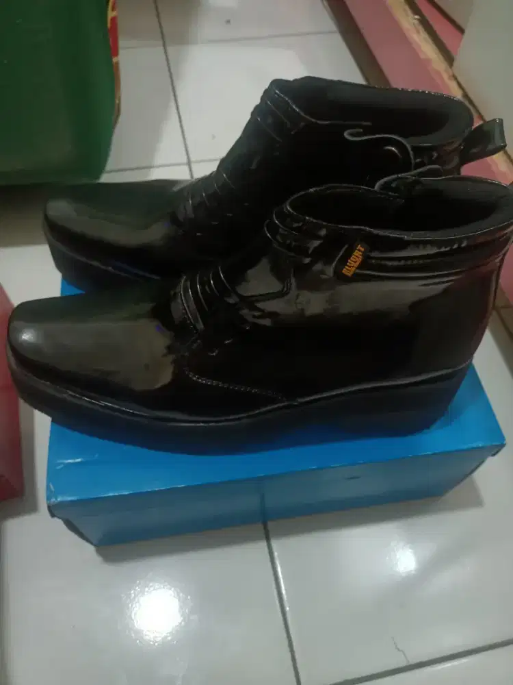 Sepatu PDH 5cm baru