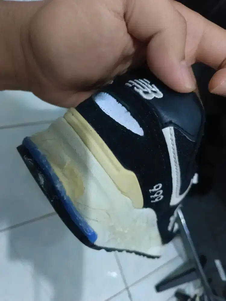 Sepatu new balance 999