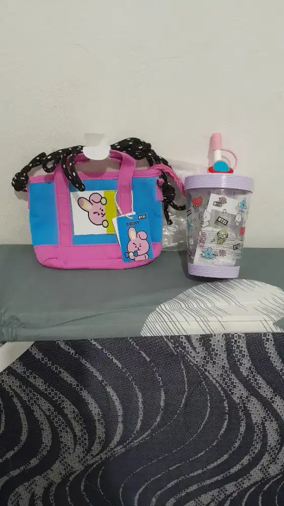 Tas dan tumbler BT21 original Miniso