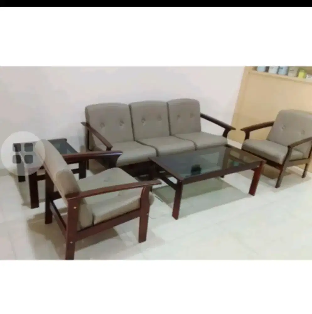 Jual cepat sofa merk Ligna Aprilia
