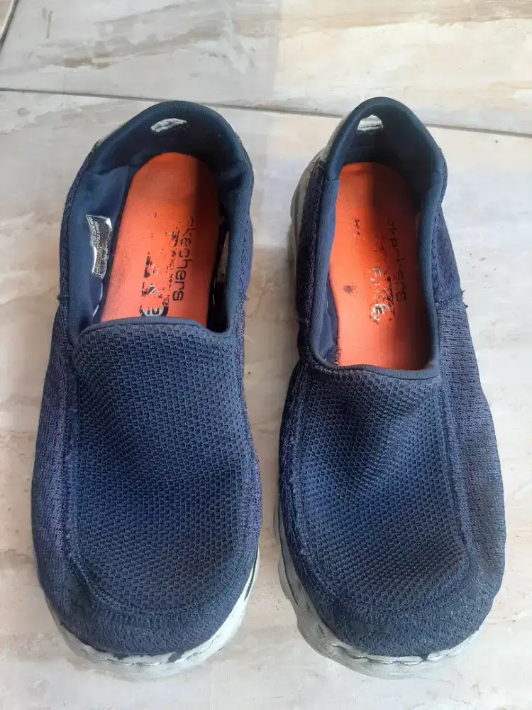 Sepatu skechers
