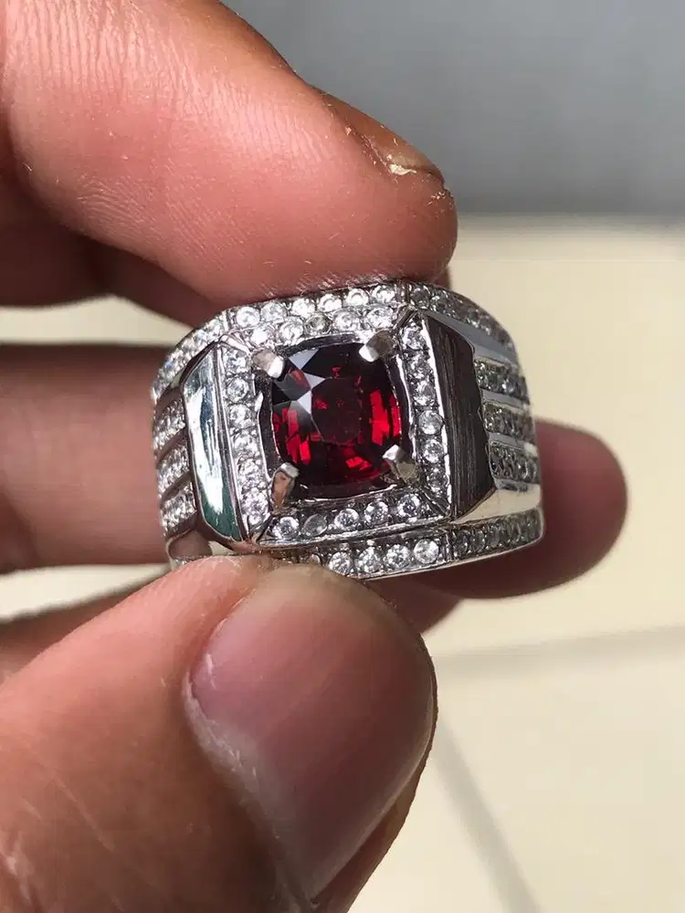 Cincin Malaya Pyrope Garnet Ring Perak