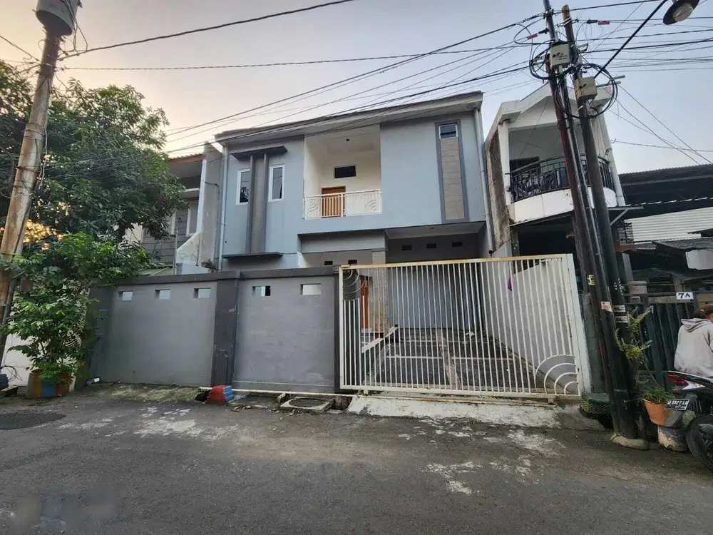 Rumah Tengah Kota di Pusponjolo Semarang Barat