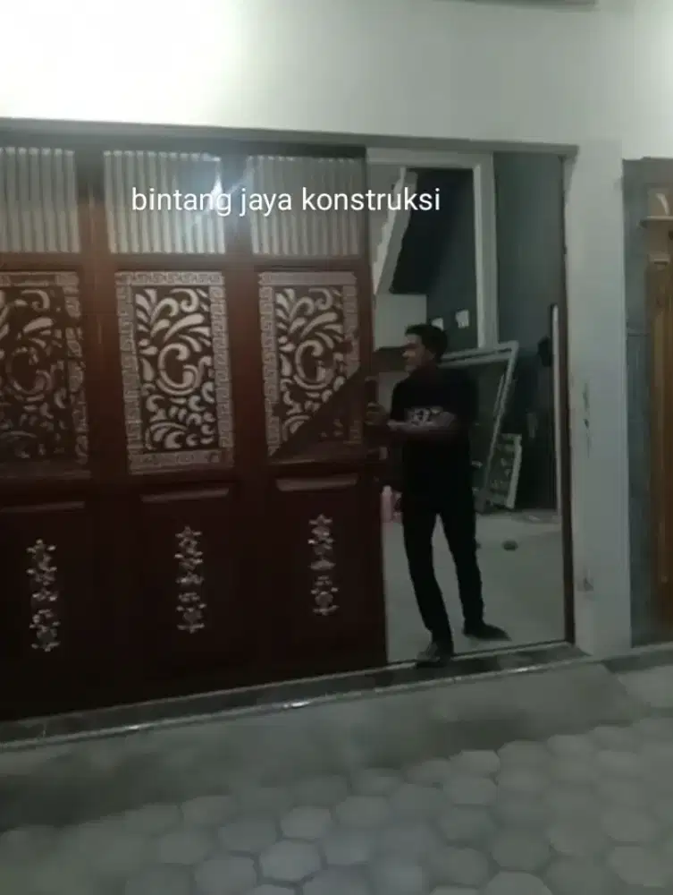 Pintu garasi sliding handerson