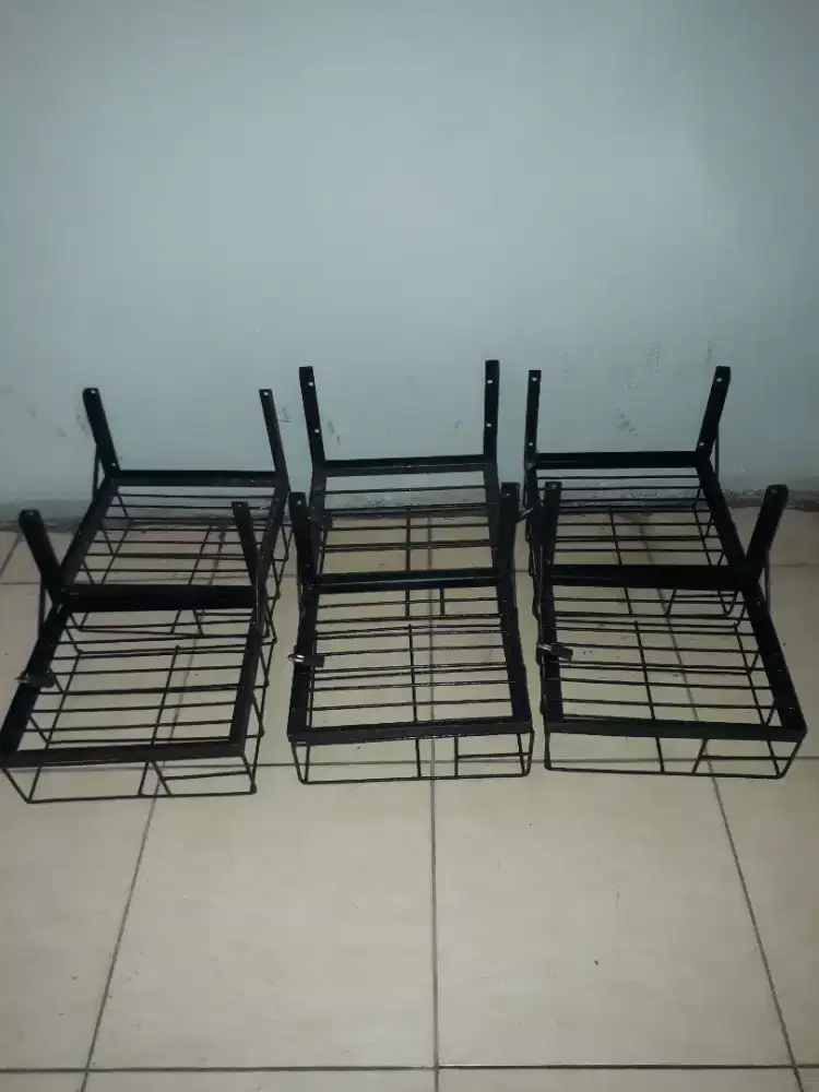 Dijual 6 kerangkeng besi untuk rental Playstation