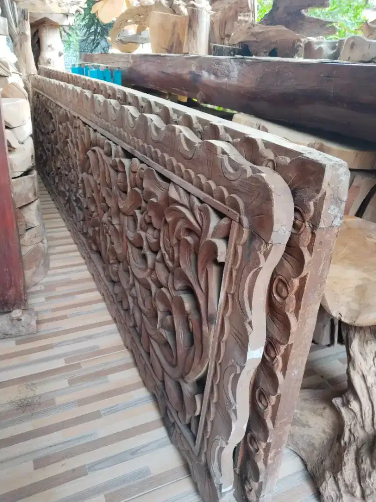 Ukiran jati gebyok kuno Kawak klasik