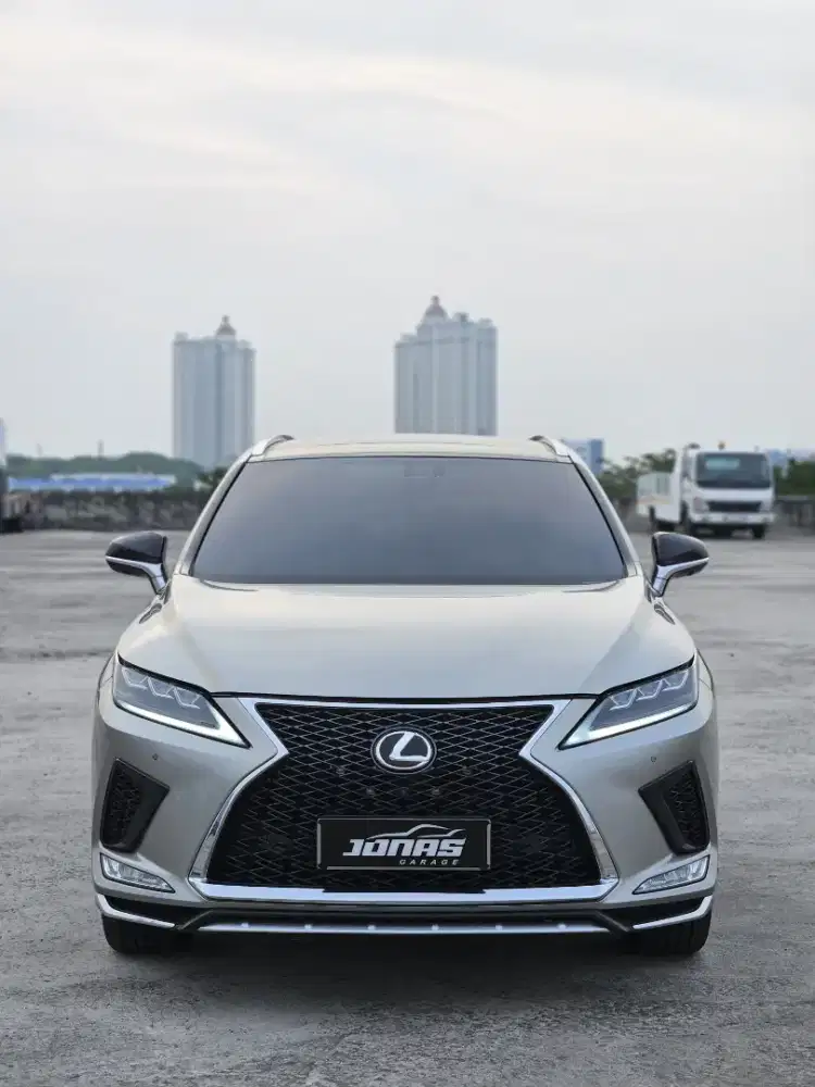 RX200t F-Sport Sonic Titanium on Black
Facelift To RX300 2020