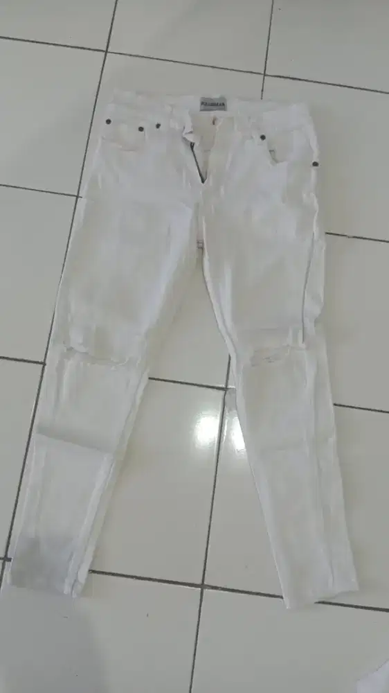 Celana jeans sobek lutut karet 32 pull bear 35rb