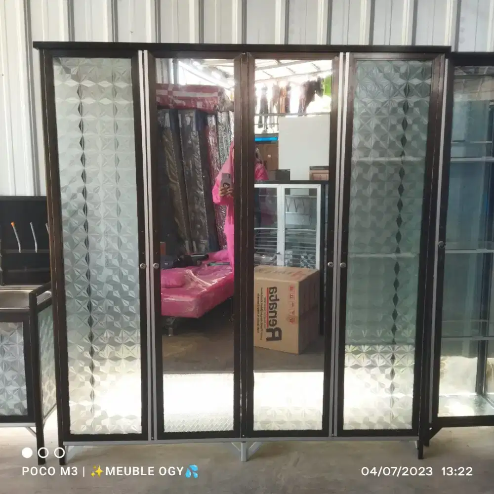READY LEMARI PAKAIAN 4 PINTU TERMURAH TERLARIS SALE