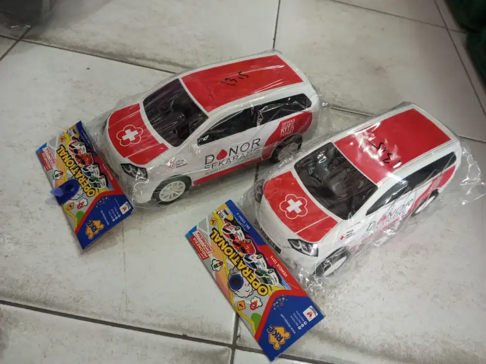 Mainan anak mobil PMI