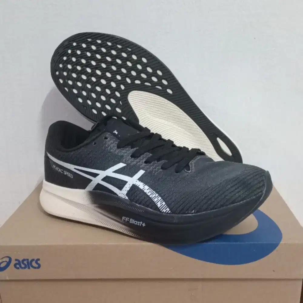 Sepatu running cowo cewe