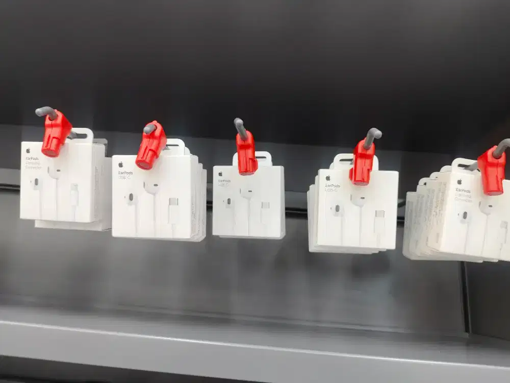 EarPods with Lightning Connector