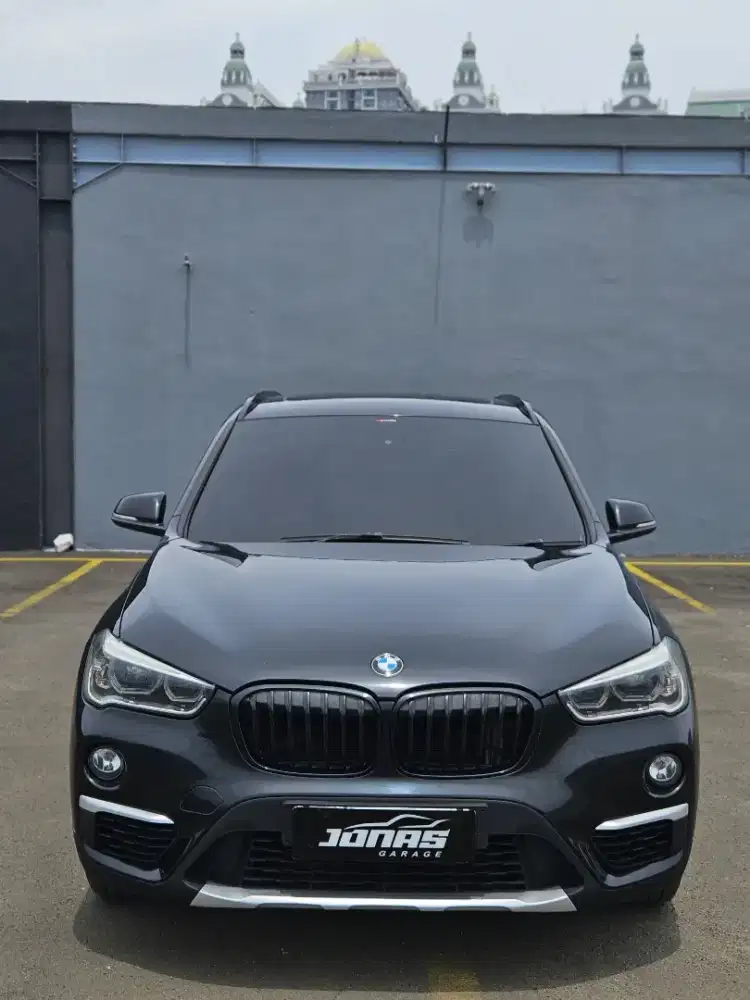 BMW X1 Xline Black on Brown