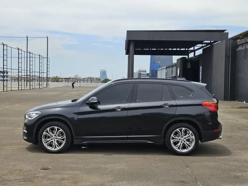 BMW X1 Xline Black on Brown