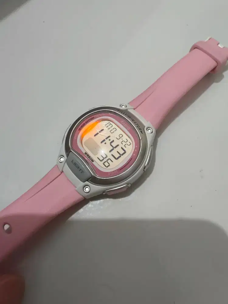 Casio LW-203 baby pink