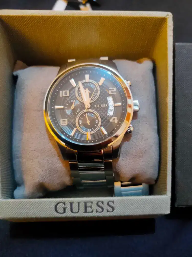 Dijual jam guess