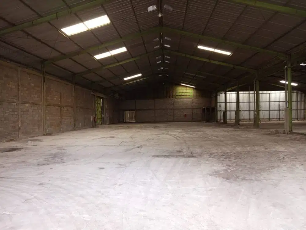 DISEWA GUDANG MARGOMULYO 1000M2 AKSES KONTAINER 40FT DEKAT JALAN TOL