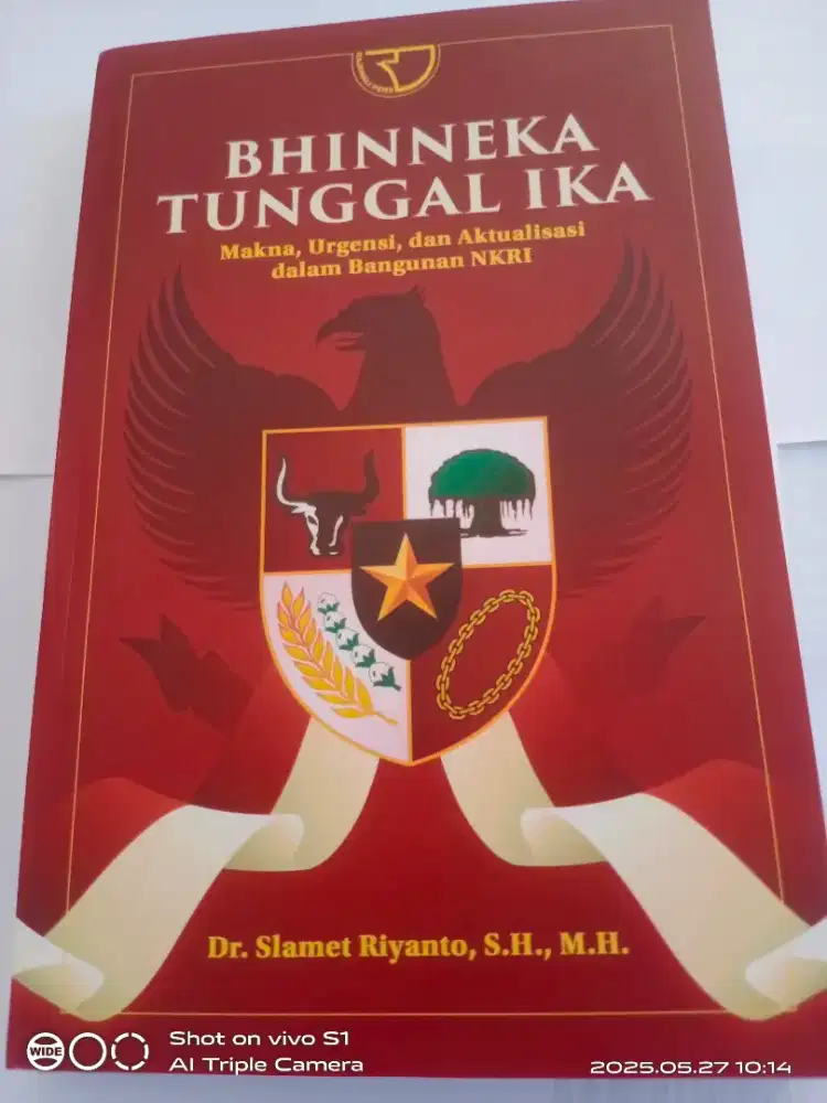 Buku Bhineka tunggal Ika