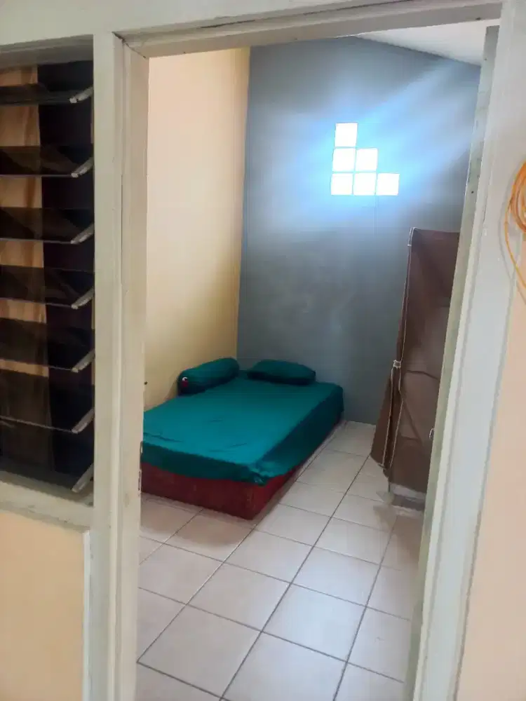 KOS KOSAN PRIA GANDARIA UTARA PONDOK INDAH JAKSEL INCLUDE LISTRIK WIFI