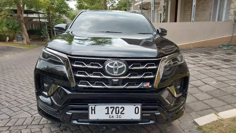 Fortuner GR 2.8 4x2 AT tahun 2023