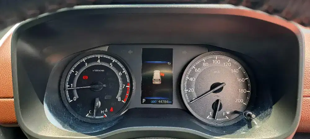 Innova Zenix 2.0 V A/T 2022