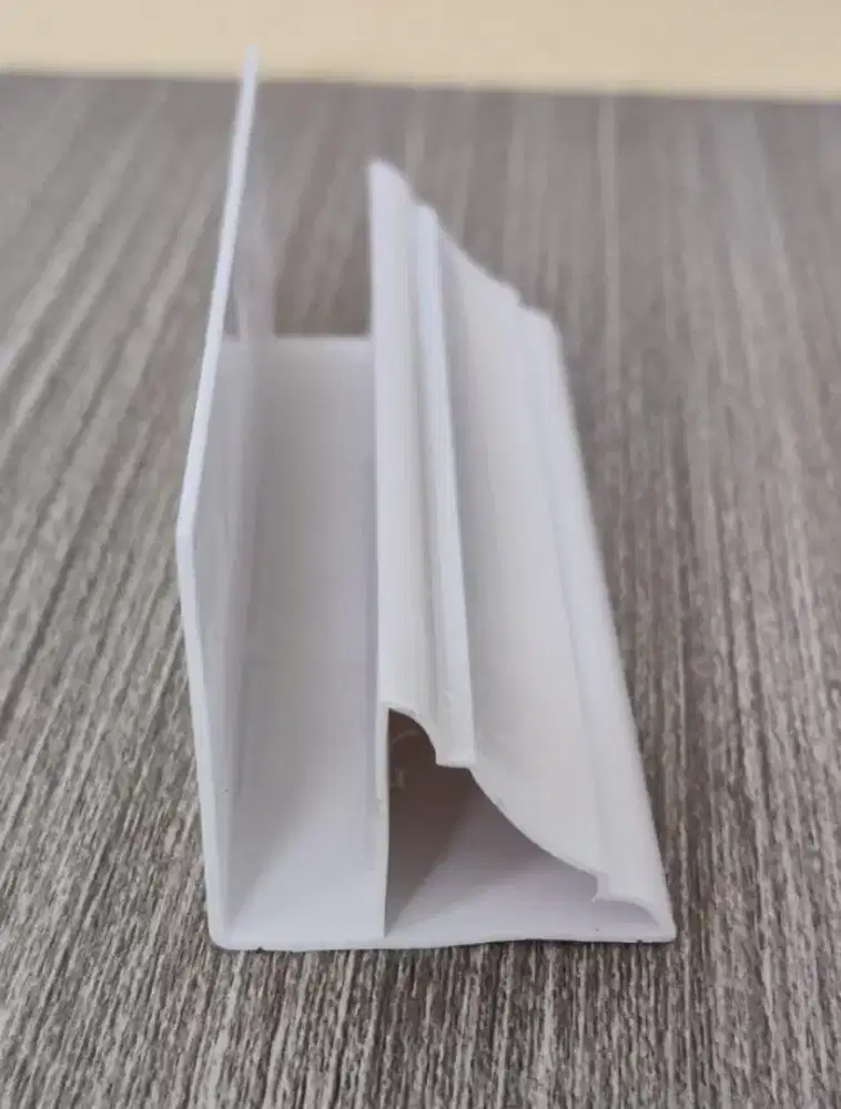 Perlengkapan plafon PVC termurah