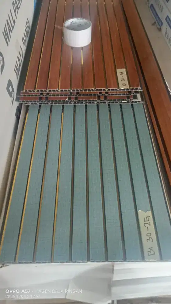 Dekorasi dinding pakai wall panel PVC