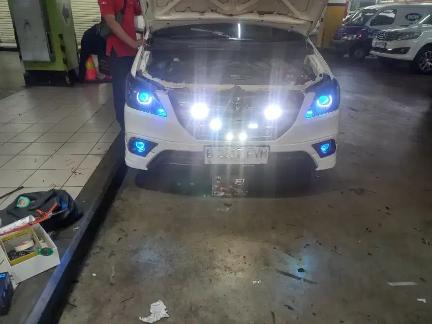 Biled Projektor aes 3 in
