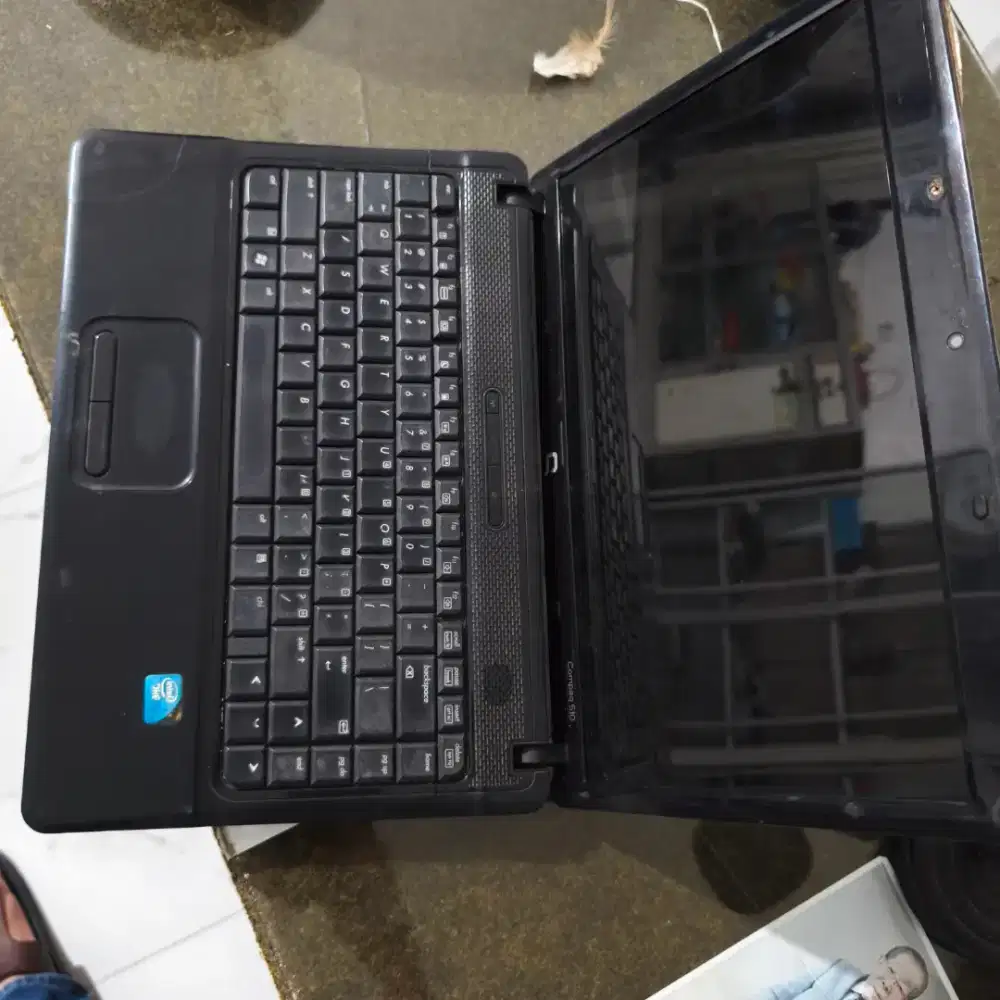 Laptop Compaq 510 rusak