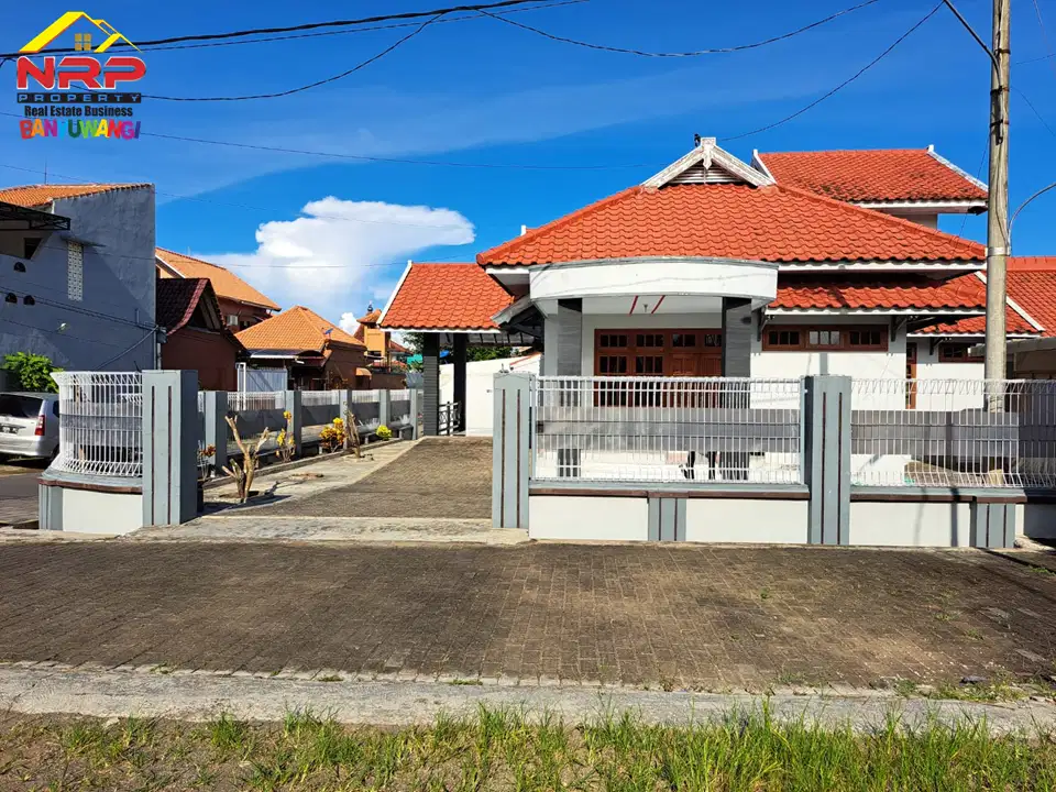 Dijual Rumah Megah dengan Posisi Hook di Belakang Samsat Banyuwangi