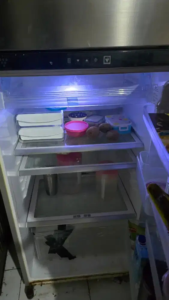 Kulkas 2 pintu bekas pemakaian pribadi