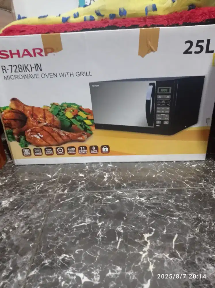 Microwave Sharp kondisi sangat bagus komplit