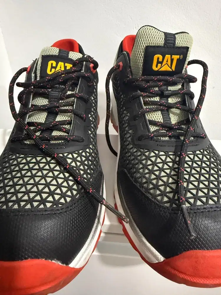 Dijual Sepatu Safety Caterpillar second like new