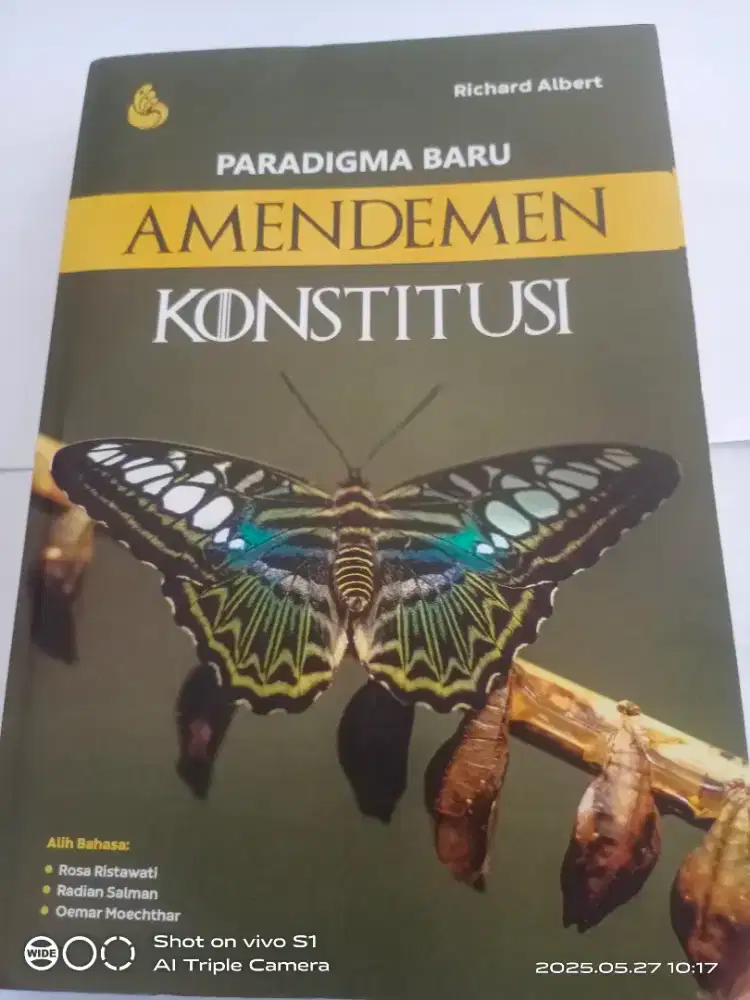 Buku Amndemen konstitusi