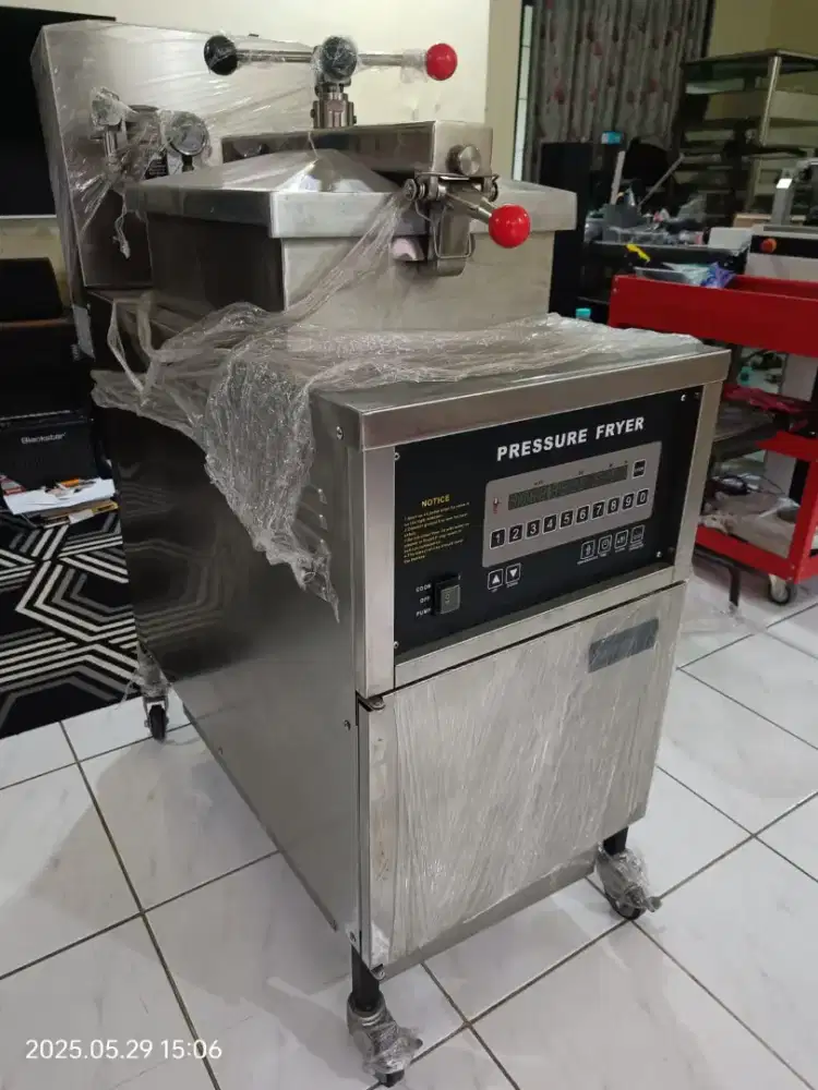 Henny Penny Gas Deep Pressure Fryer PFG-600 Gas